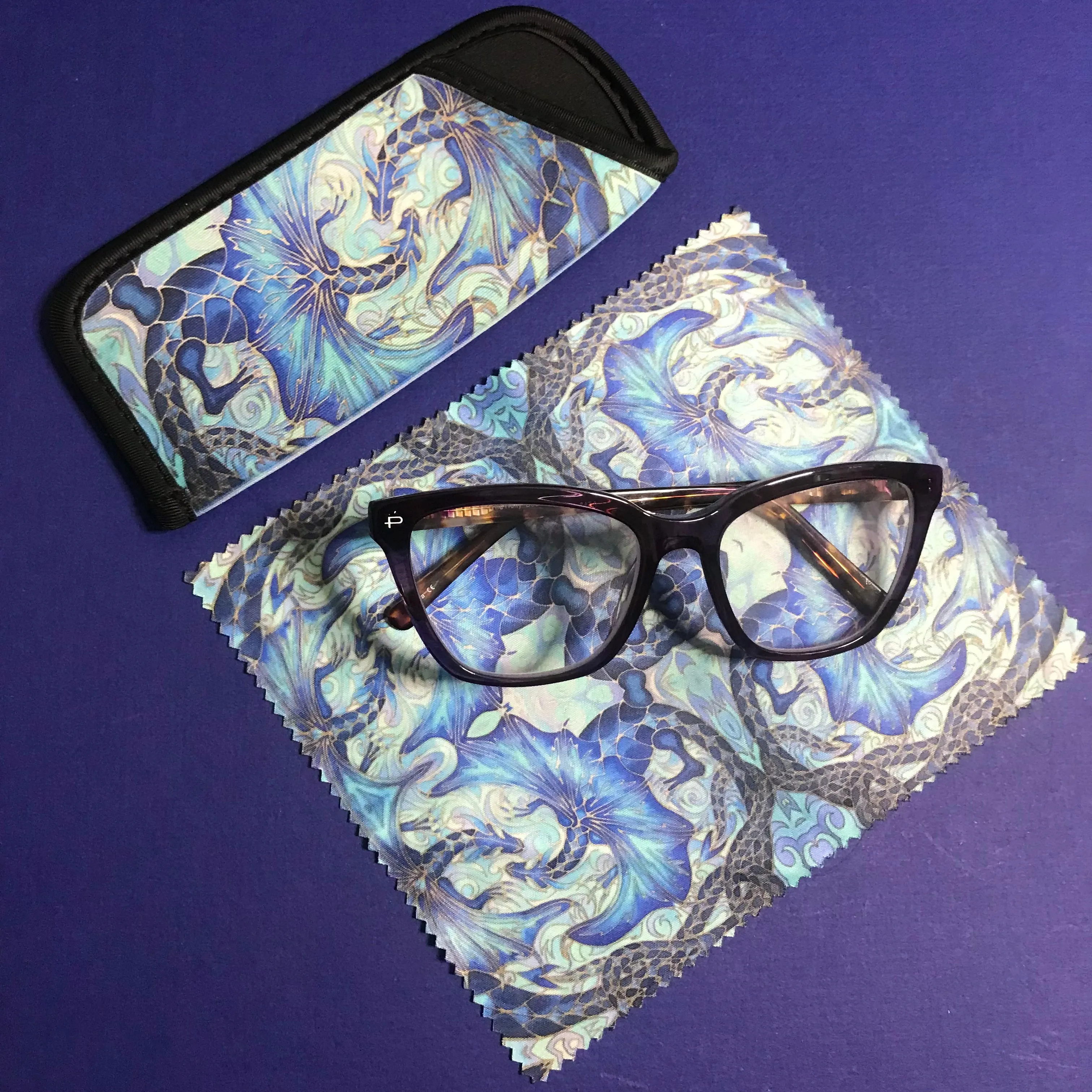 Blue Dragons Glasses Cover & Cleaning Cloth - slip-on padded cover for glasses - Reading or Large Glasses Case