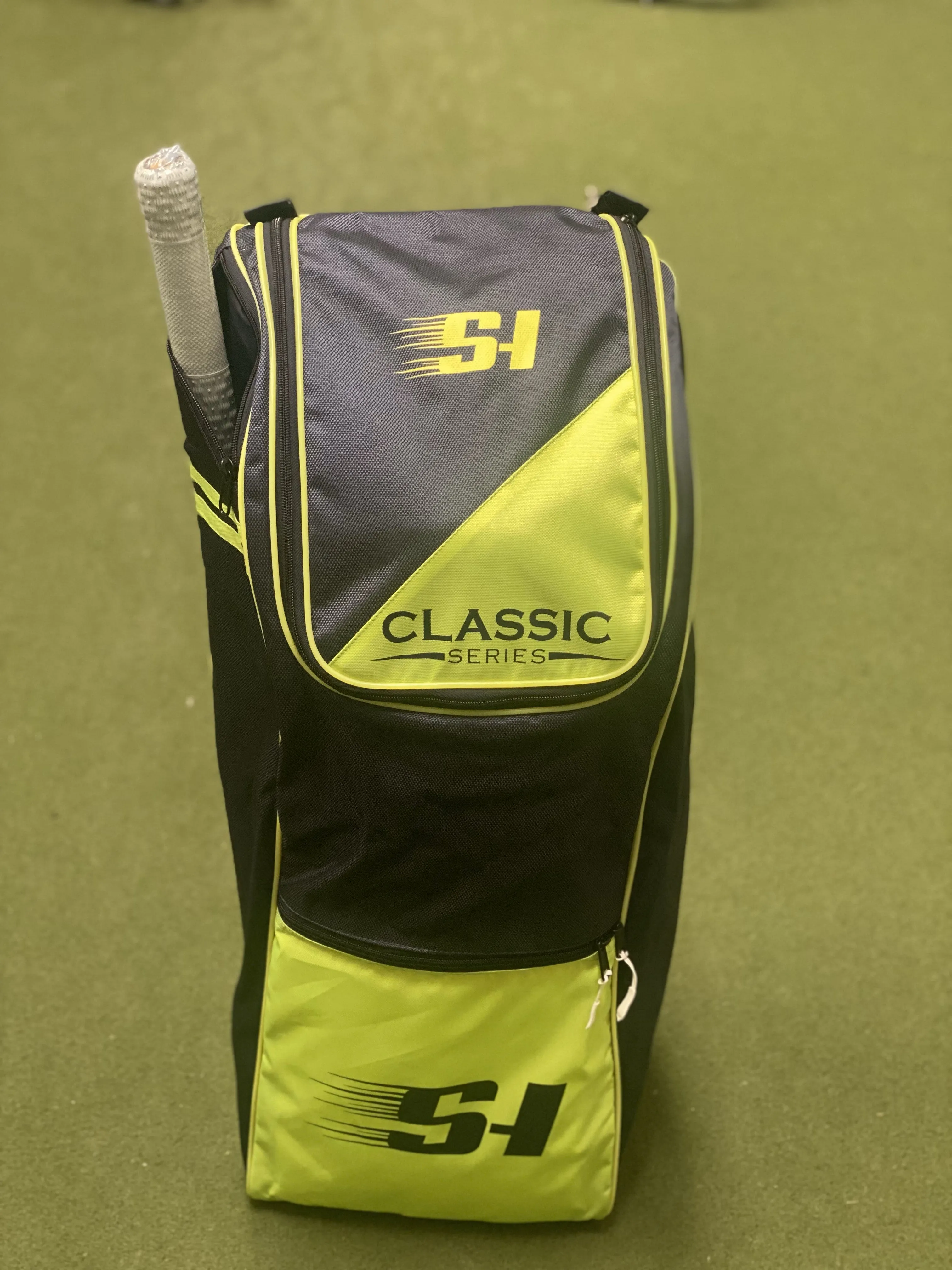 SPORTS HUB CLASSIC  DUFFLE BAG